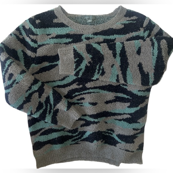 NWOT  Barefoot Dreams CozyChic Zebra PullOver Sweater - Picture 3 of 5